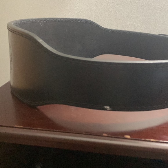 Gymreapers Weightlifting Belt - 7MM Leather Back Support - Black Size XL - Picture 4 of 8